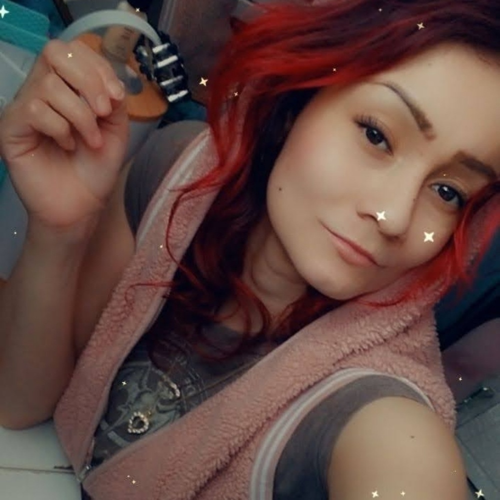 Meet your Posher, Ara